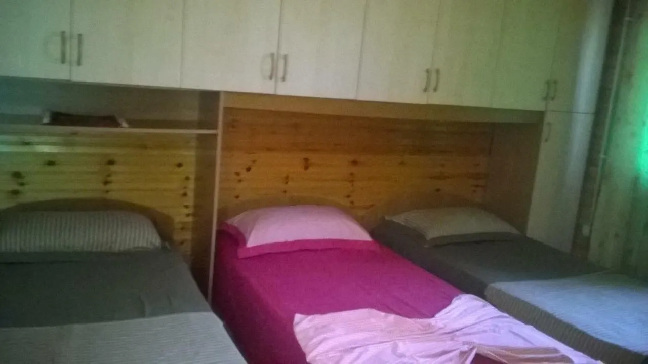 Kolonia E Artistave Apartman Velipoja