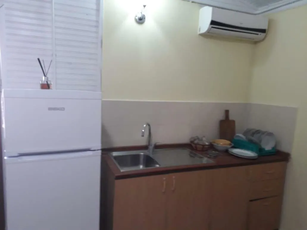 Kolonia E Artistave Apartman Velipoja